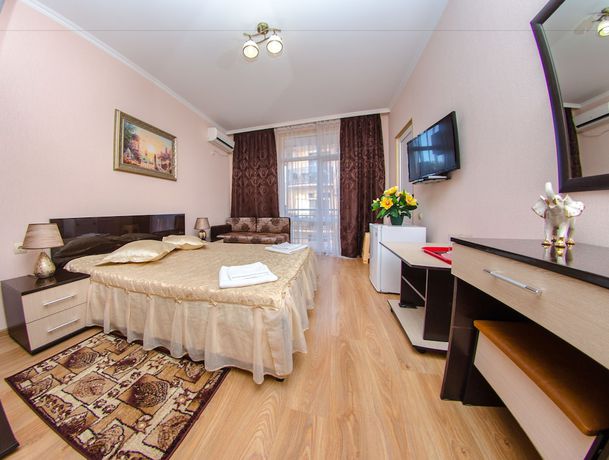 Imagen de la habitación del Hotel Kamelia. Foto 10