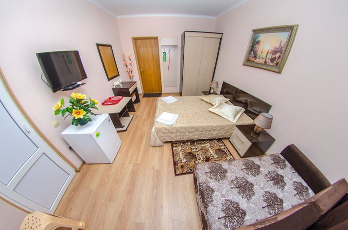 Imagen de la habitación del Hotel Kamelia. Foto 17