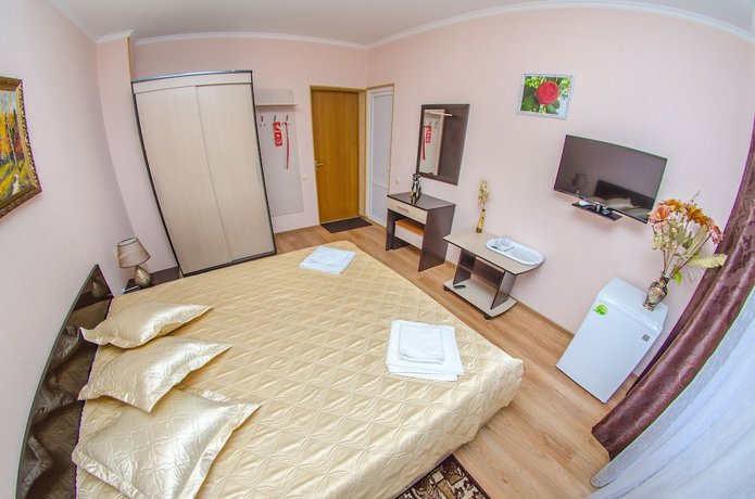 Imagen de la habitación del Hotel Kamelia. Foto 18