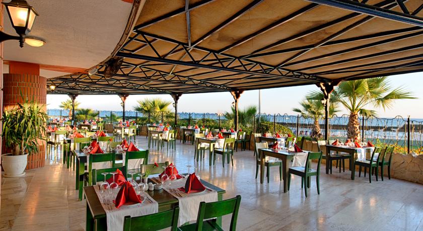 Imagen del bar/restaurante del Hotel Kamelya Aishen Club. Foto 2