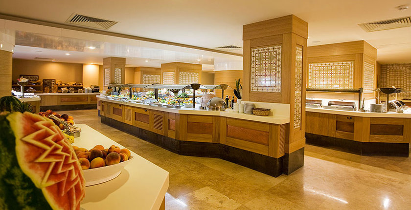 Imagen del bar/restaurante del Hotel Kamelya World Selin. Foto 13