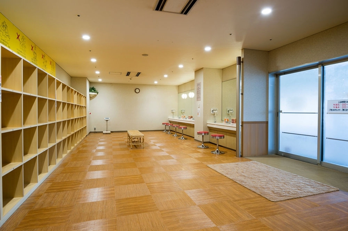 Imagen de la piscina del Hotel Kamenoi Beppu. Foto 15
