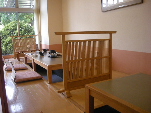 Imagen del bar/restaurante del Hotel Kamenoi Hotel Tondabayashi. Foto 6