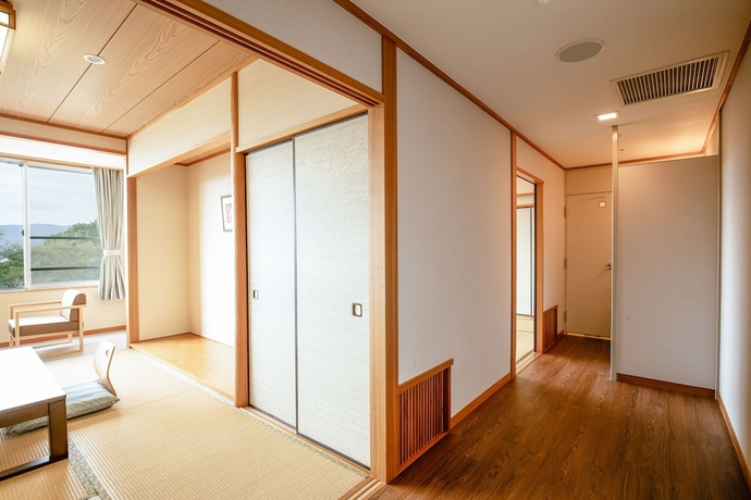 Imagen de la habitación del Hotel Kamenoi Kanonji. Foto 10