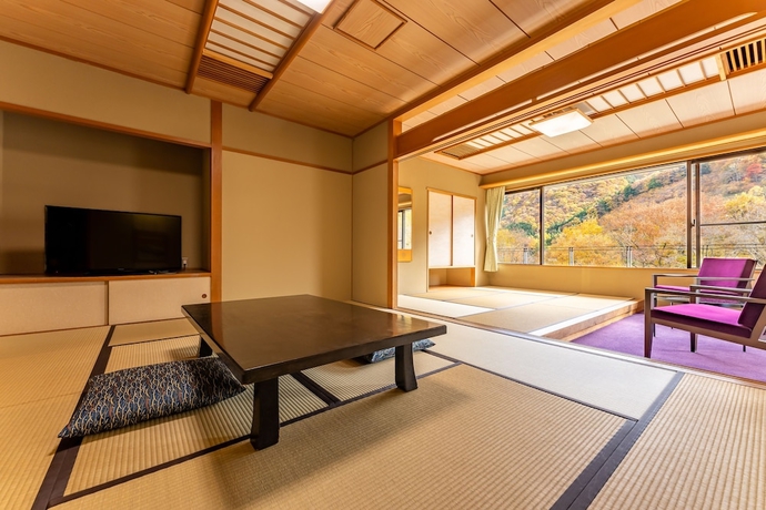 Imagen de la habitación del Hotel Kamenoi Nikko Yunishigawa. Foto 9