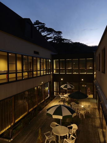 Imagen de los exteriores del Hotel Kamenoi Shiobara. Foto 8