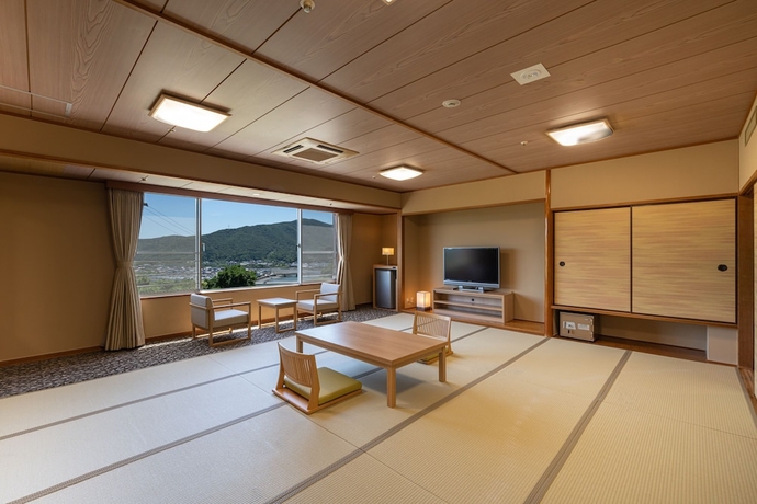 Imagen de la habitación del Hotel Kamenoi Toba. Foto 13