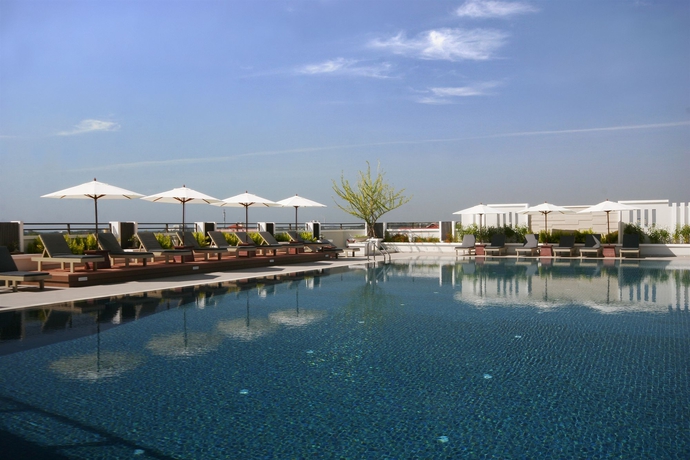Imagen de la piscina del Hotel Kameo Grand Rayong and Serviced Apartments. Foto 16