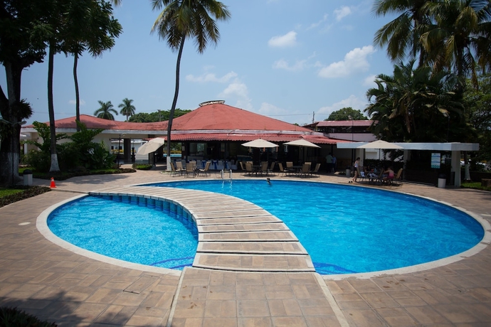 Imagen de la piscina del Hotel Kamico. Foto 18