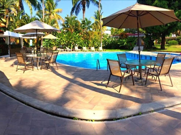 Imagen de la piscina del Hotel Kamico. Foto 19