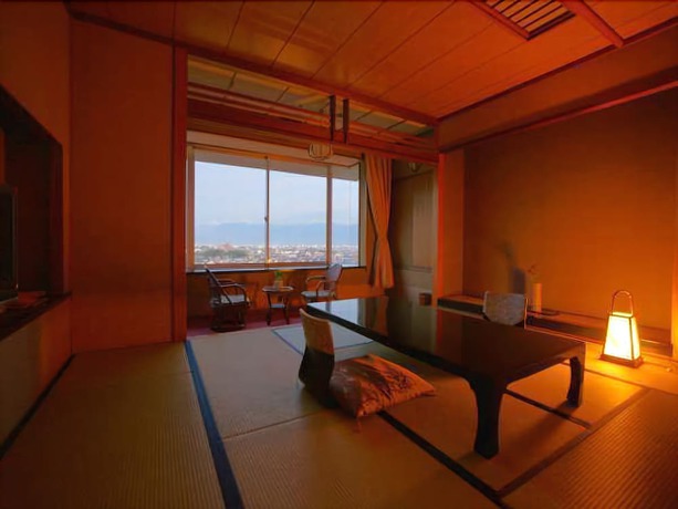 Imagen de la habitación del Hotel Kaminoyu Onsen. Foto 8