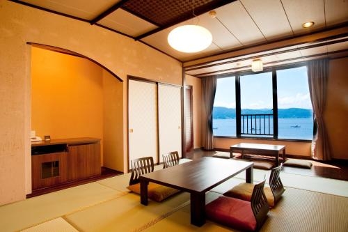 Imagen de la habitación del Hotel Kamisuwa Onsen Shinyu. Foto 6