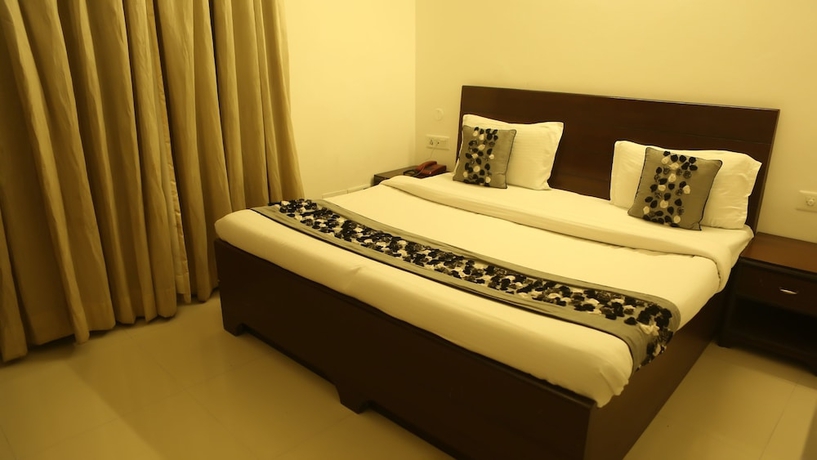 Imagen de la habitación del Hotel Kamla Palace. Foto 10