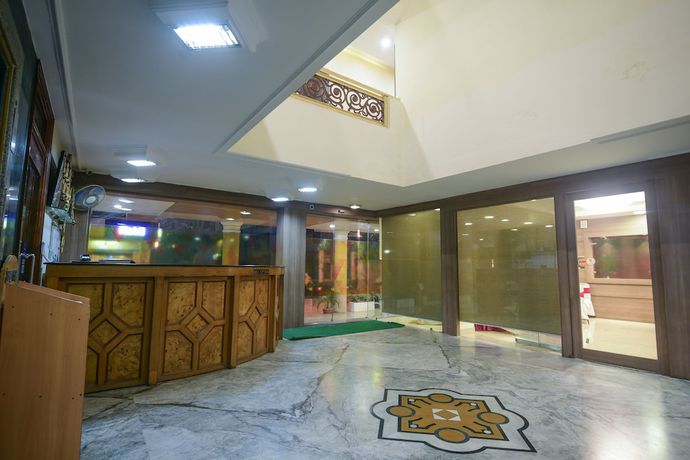 Imagen de los interiores del Hotel Kamla Regency. Foto 19