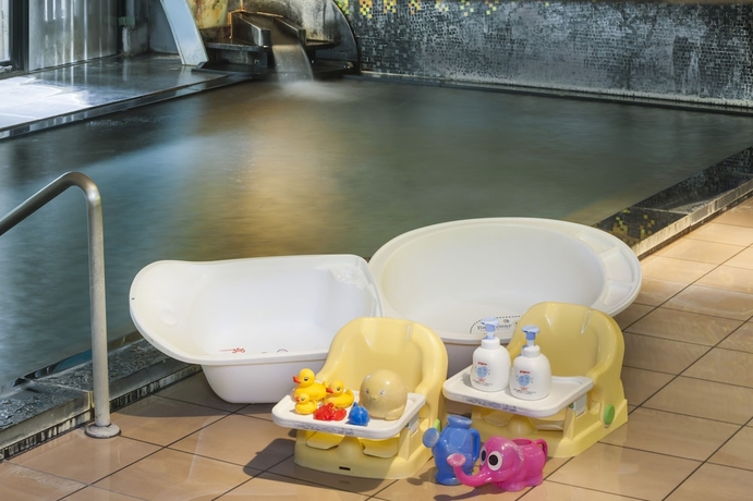 Imagen de la piscina del Hotel Kamogawa Sea World. Foto 15