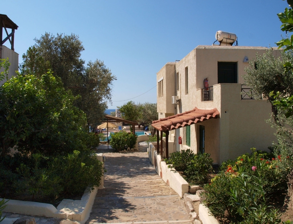 Imagen de los exteriores del Hotel Kampos Village. Foto 10
