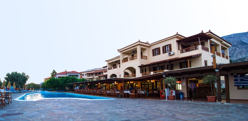 Imagen de los exteriores del Hotel Kampos Village. Foto 12