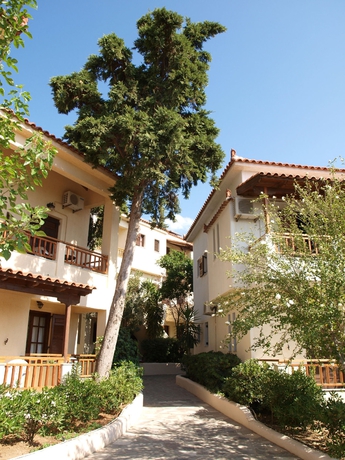 Imagen de los exteriores del Hotel Kampos Village. Foto 13