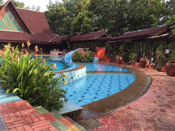 Imagen de la piscina del Hotel Kampung Tok Senik Resort. Foto 13
