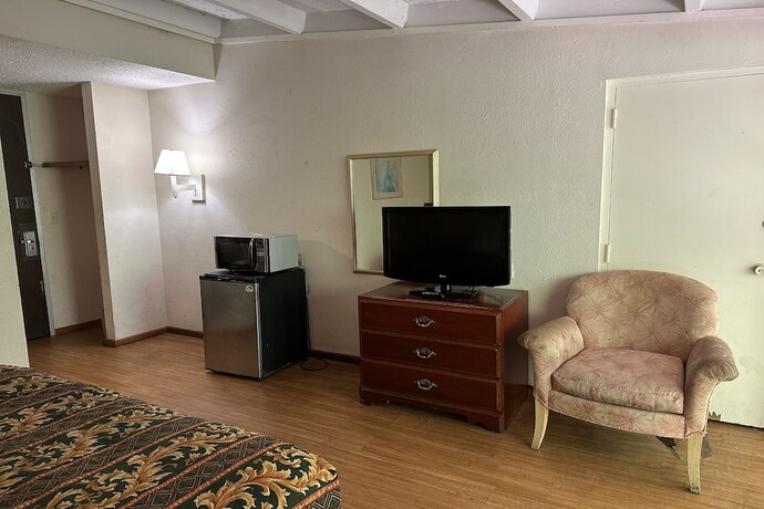 Imagen de la habitación del Hotel Kampus Inn By Oyo Gainesville - University Area. Foto 14