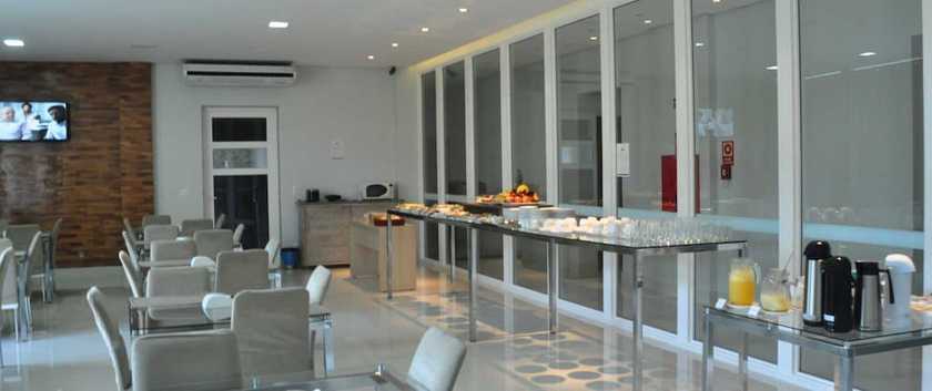 Imagen del bar/restaurante del Hotel Kamur Plaza. Foto 3