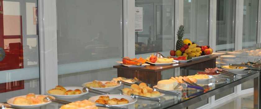 Imagen del bar/restaurante del Hotel Kamur Plaza. Foto 4