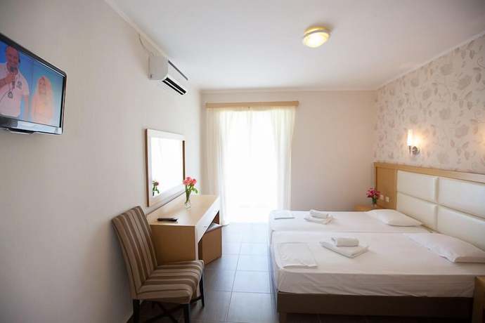 Imagen de la habitación del Hotel Kanali. Foto 10