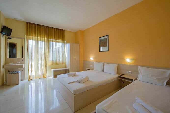 Imagen de la habitación del Hotel Kanali Village. Foto 18