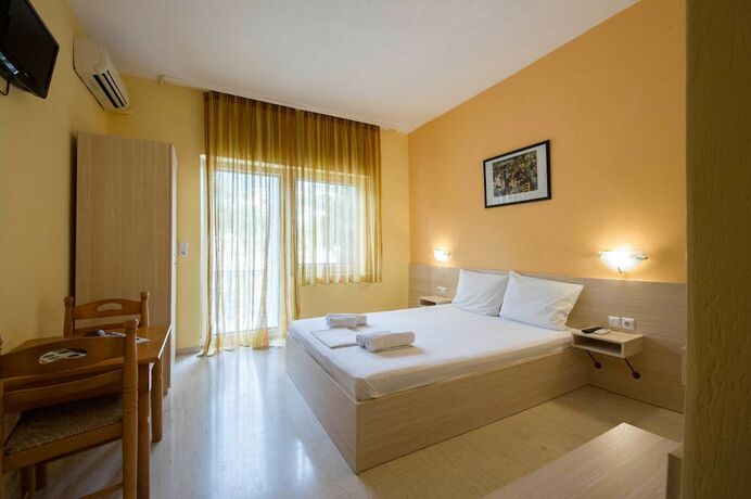 Imagen de la habitación del Hotel Kanali Village. Foto 20