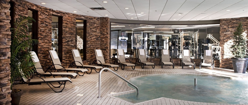 Imagen de la piscina del Hotel Kananaskis Mountain Lodge, Autograph Collection. Foto 15