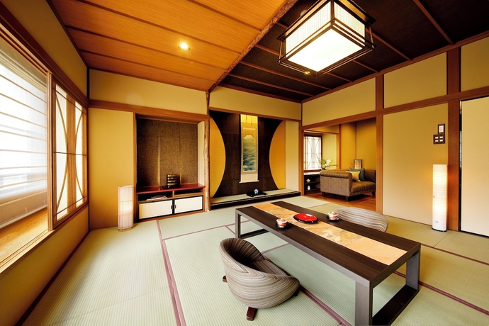 Imagen de la habitación del Hotel Kanazawa YuOnsen Hyakurakusou. Foto 9