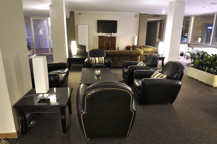 Imagen de los interiores del Hotel Kandahar. Foto 10