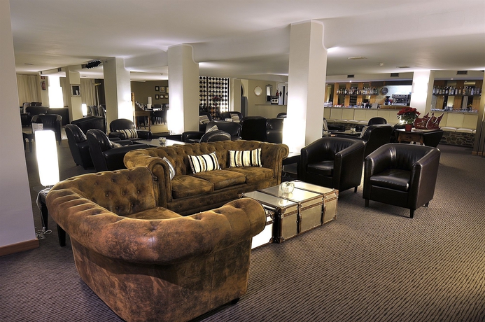 Imagen de los interiores del Hotel Kandahar. Foto 11