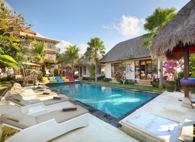 Imagen de la piscina del Hotel Kandahill Bali. Foto 17
