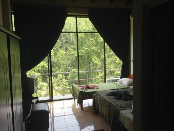 Imagen de la habitación del Hotel Kandy View. Foto 4