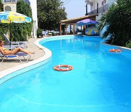 Imagen general del Hotel Kanelli Beach, Aigialeia. Foto 4