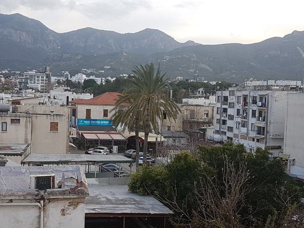 Imagen de los exteriores del Hotel Kanguru. Foto 8