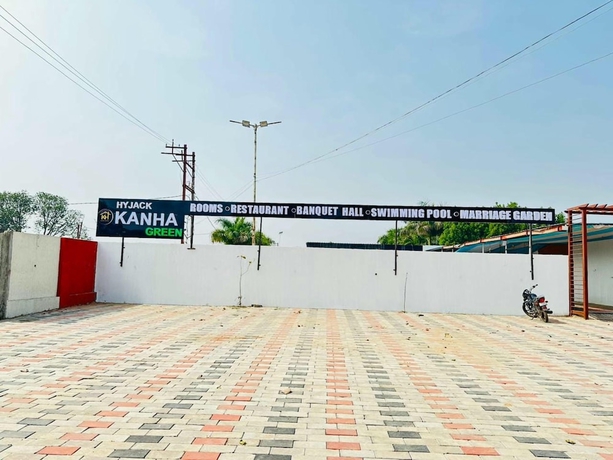Imagen de los exteriores del Hotel Kanha Green. Foto 6