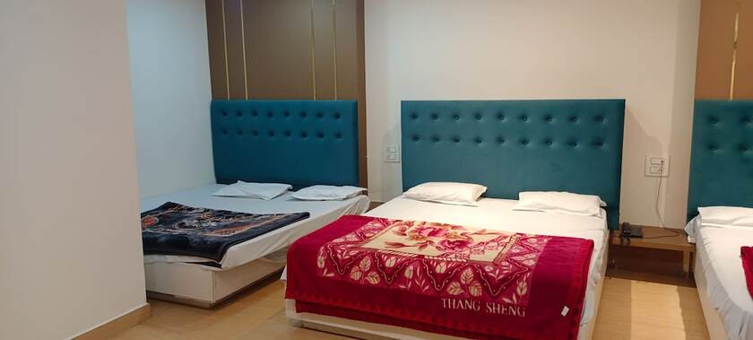 Imagen de la habitación del Hotel Kanha Ujjain. Foto 14