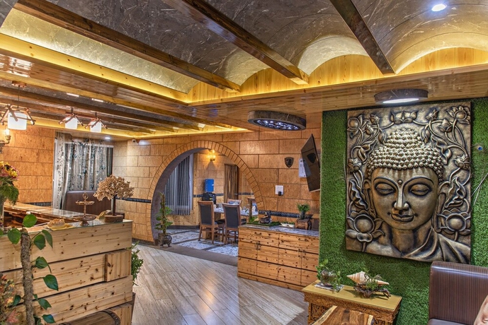 Imagen de los interiores del Hotel Kanishka Retreat Resort Chail. Foto 18