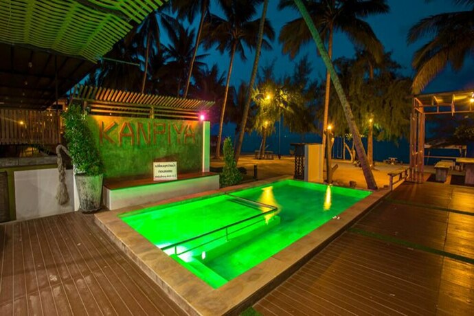Imagen de la piscina del Hotel Kanpiya Beach. Foto 33