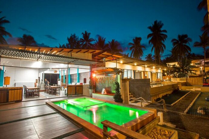 Imagen de la piscina del Hotel Kanpiya Beach. Foto 36
