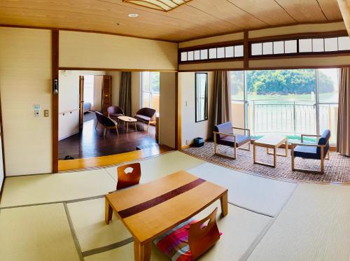 Imagen de la habitación del Hotel Kanpo no Yado Kiitanabe. Foto 17