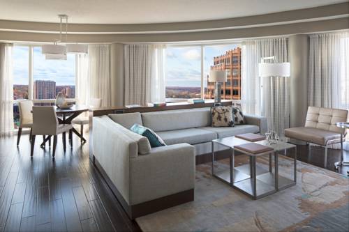 Imagen de la habitación del Hotel Kansas City Marriott Country Club Plaza. Foto 9