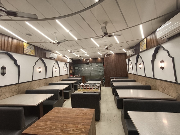 Imagen del bar/restaurante del Hotel Kant by GoHotels - Best Near Shree Dwarkadhish Temple. Foto 3