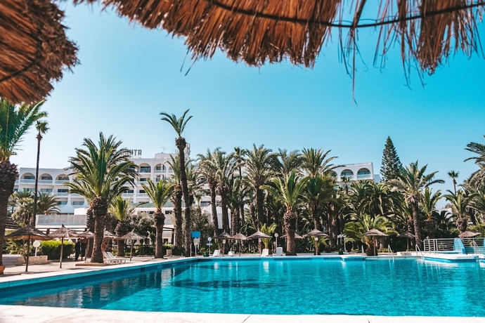 Imagen de la piscina del Hotel Kanta. Foto 17