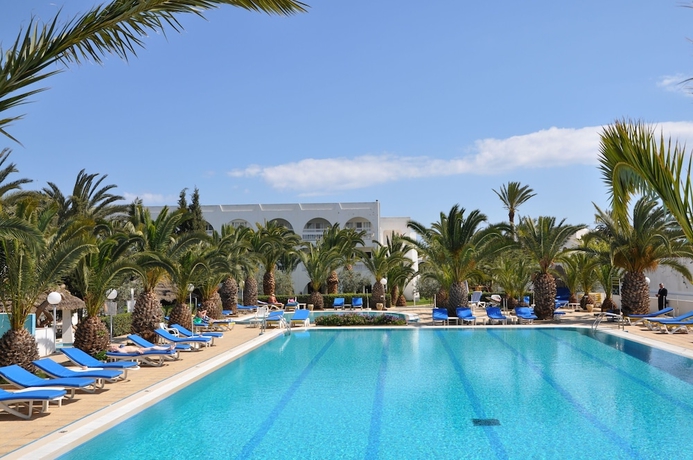 Imagen de la piscina del Hotel Kanta. Foto 18