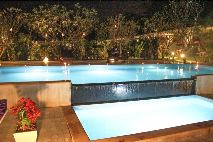 Imagen de la piscina del Hotel Kanvela Resort. Foto 19