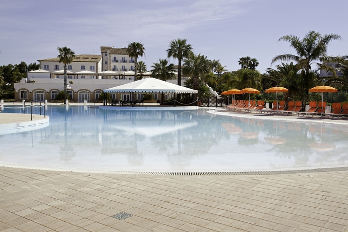 Imagen de la piscina del Hotel Kaos. Foto 15