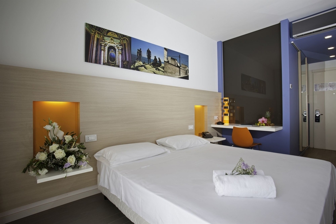 Imagen de la habitación del Hotel Kaos. Foto 7